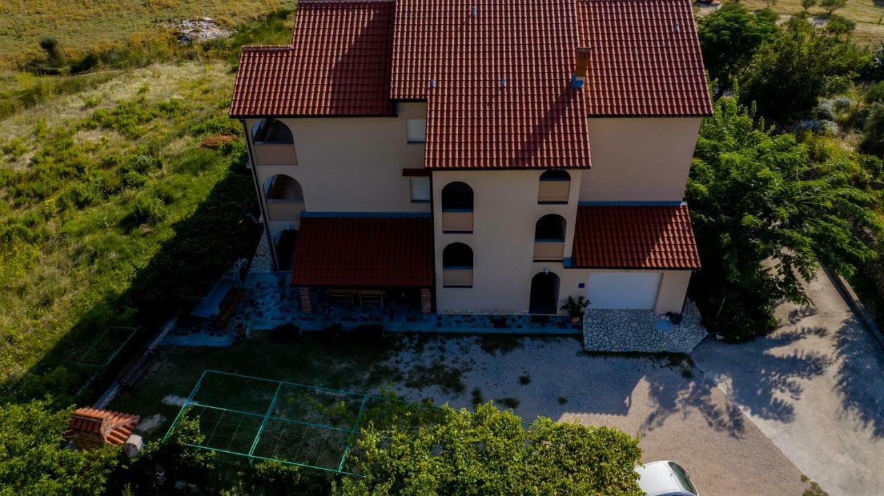 Kuca Leonora Apartment Banjol Exterior photo